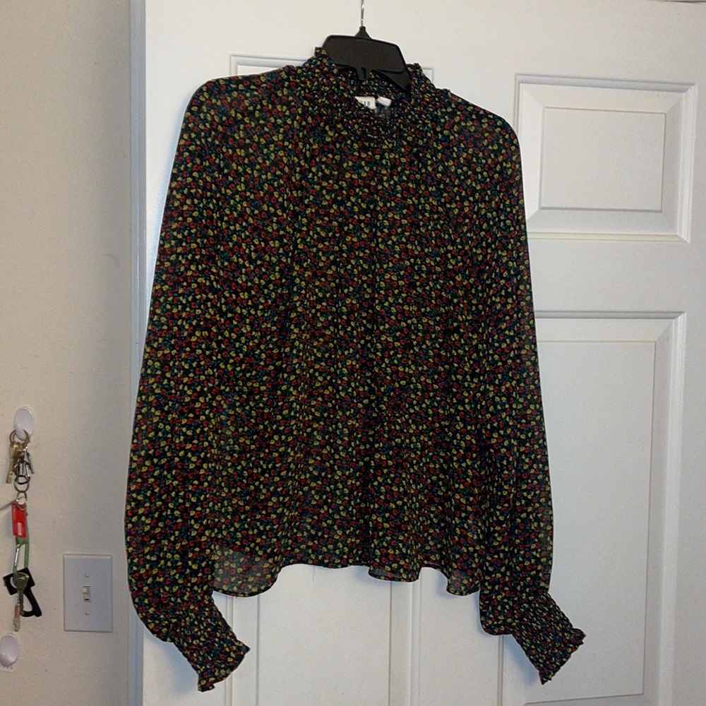 Gap sheer top